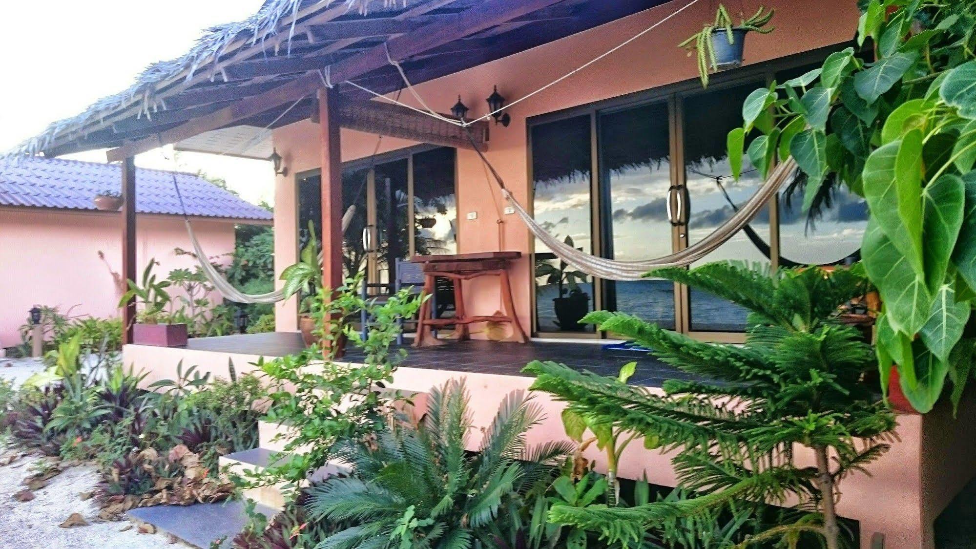 Papillon Bungalows Baan Tai Exteriör bild